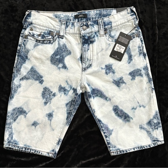 TRUE RELIGION- NWT MENS ROCCO RELAXED SKINNY SHORTS - Picture 3 of 7